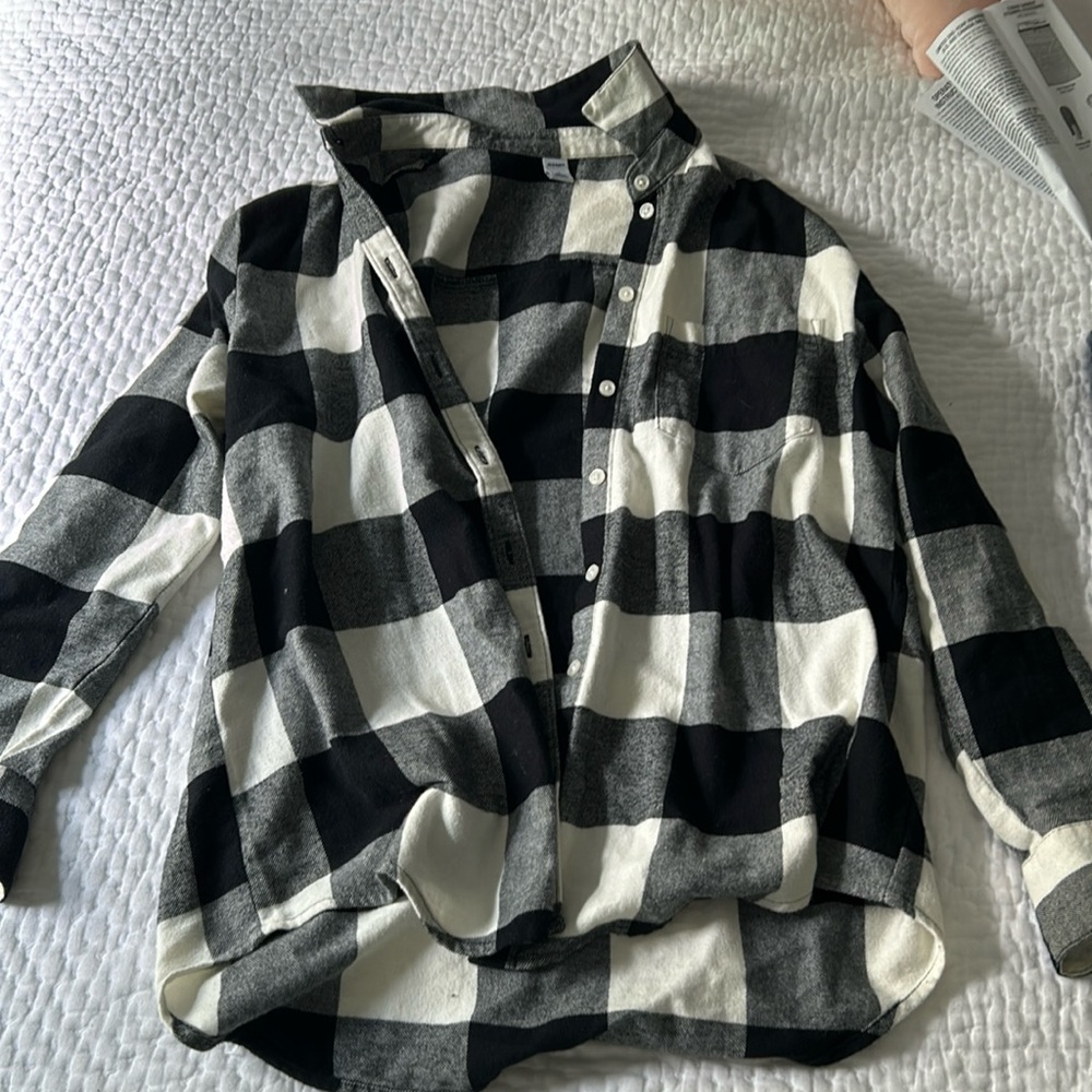 Black and white plaid flannel - Old Navy - size small